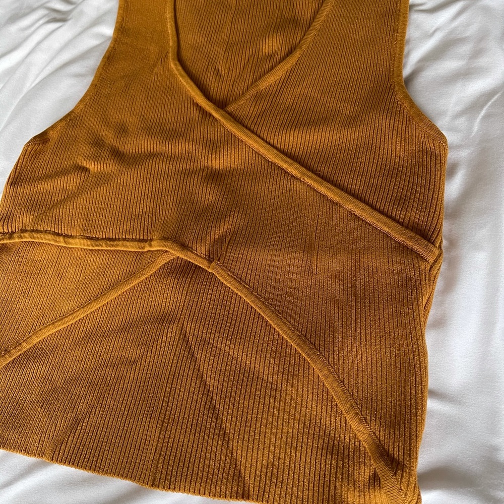 Mustard yellow crop top size S